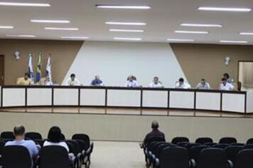 CÂMARA APROVA EM 2ª DISCUSSÃO E VOTAÇÃO PROJETO QUE CONCEDE RECOMPOSIÇÃO SALARIAL AOS SERVIDORES PÚBLICOS MUNICIPAIS