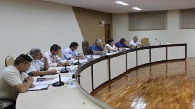 Vereadores discutem dez matérias em sessão ordinária