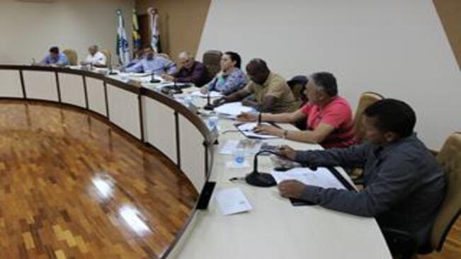 Em sessão, plenário lê projeto do Executivo